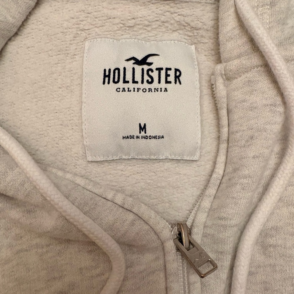 Hollister Gray Woman’s Hoodie - Picture 6 of 6